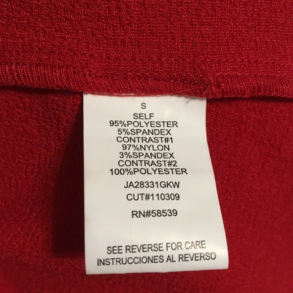 Red Lace Sleeveless Dress - Picture 7 of 7